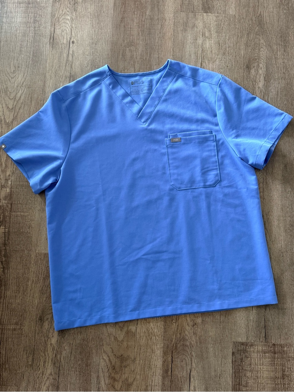 Men’s FIGS V-Neck Scrub Top